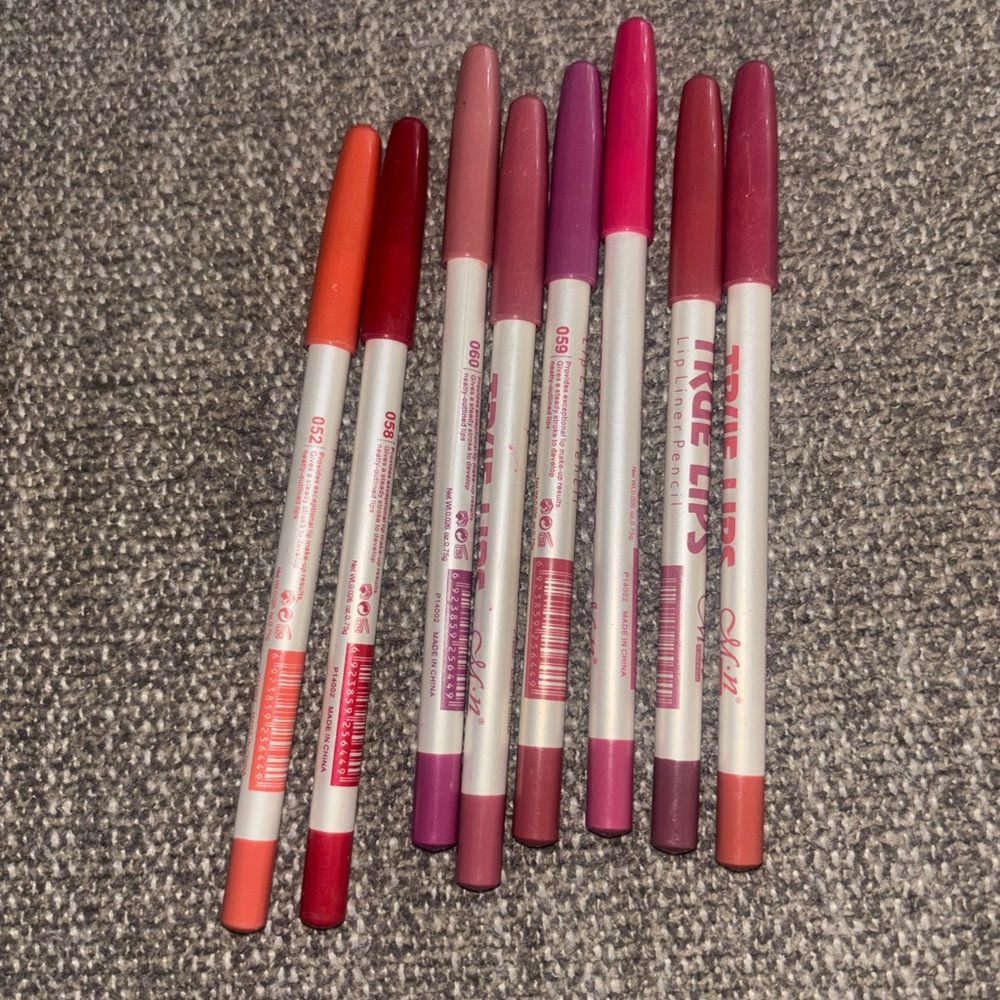 Colorful Lip Liner Set - Assorted Pinks, Reds & Coral